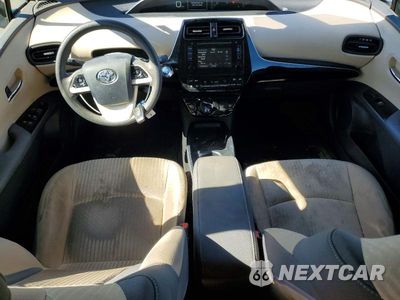 Zdjęcie 8 z 12 samochodu: 2018 TOYOTA PRIUS TWO VIN:JTDKBRFU0J3587141 - miniatura