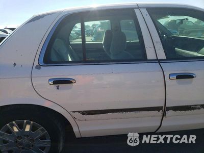 Zdjęcie 10 z 12 samochodu: 2005 MERCURY GRAND MARQUES VIN:2MEFM74W45X611081 - miniatura