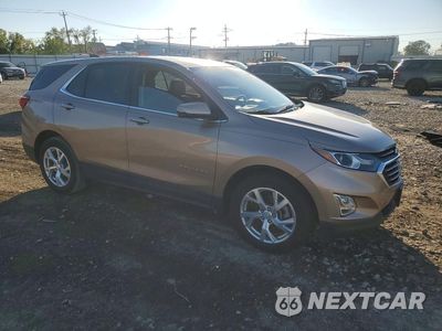 Czwarte zdjęcie samochodu z boku: 2018 CHEVROLET EQUINOX LT VIN:2GNAXTEX0J6156059 - miniatura