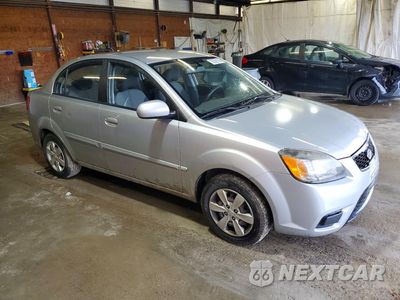 Czwarte zdjęcie samochodu z boku: 2011 KIA RIO LX VIN:KNADH4A36B6753393 - miniatura