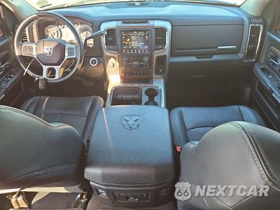 Zdjęcie 8 z 12 samochodu: 2018 RAM 3500 LARAMIE VIN:3C63R3ML6JG374805 - miniatura