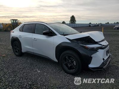 Czwarte zdjęcie samochodu z boku: 2023 TOYOTA BZ4X XLE VIN:JTMABACA2PA015077 - miniatura