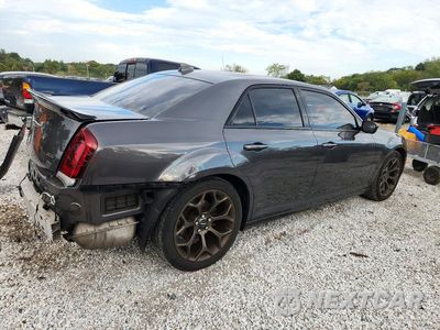 Trzecie zdjęcie samochodu z tyłu: 2016 CHRYSLER 300 S VIN:2C3CCABGXGH320960 - miniatura