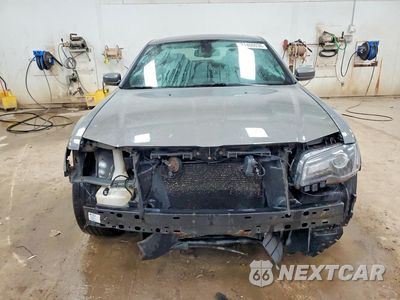 Piąte zdjęcie samochodu w środku: 2018 CHRYSLER 300 S VIN:2C3CCABG1JH285619 - miniatura
