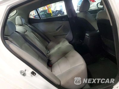 Zdjęcie 10 z 12 samochodu: 2012 KIA OPTIMA LX VIN:KNAGM4A7XC5290421 - miniatura