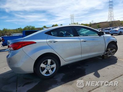 Trzecie zdjęcie samochodu z tyłu: 2013 HYUNDAI ELANTRA GLS VIN:5NPDH4AE8DH369693 - miniatura