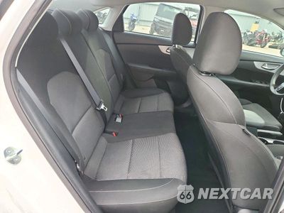 Zdjęcie 10 z 12 samochodu: 2023 KIA FORTE LXS VIN:3KPF24AD9PE673075 - miniatura