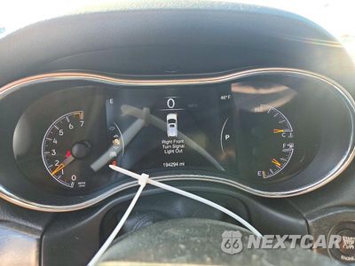 Zdjęcie 9 z 13 samochodu: 2015 JEEP GRAND CHEROKEE LIMITED VIN:1C4RJFBG6FC692449 - miniatura