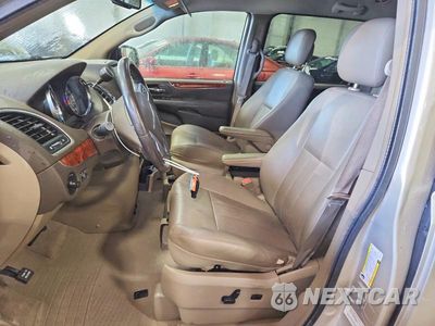 Zdjęcie 7 z 13 samochodu: 2012 CHRYSLER TOWN & COUNTRY TOURING VIN:2C4RC1BGXCR301285 - miniatura