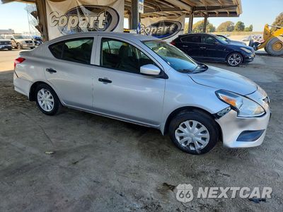 Czwarte zdjęcie samochodu z boku: 2017 NISSAN VERSA 1.6 S VIN:3N1CN7AP6HL805912 - miniatura