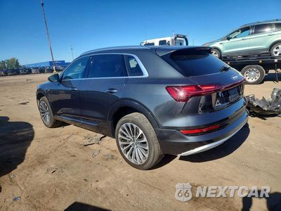 Drugie zdjęcie samochodu z przodu: 2019 AUDI E-TRON PRESTIGE VIN:WA1VABGE1KB009100 - miniatura