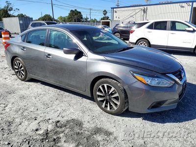 Czwarte zdjęcie samochodu z boku: 2017 NISSAN ALTIMA 2.5 SV VIN:1N4AL3AP2HC289083 - miniatura
