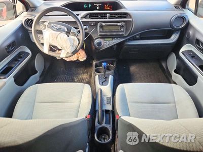 Zdjęcie 8 z 12 samochodu: 2013 TOYOTA PRIUS C ONE VIN:JTDKDTB37D1539639 - miniatura