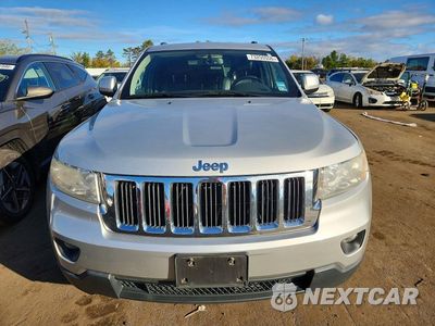 Piąte zdjęcie samochodu w środku: 2013 JEEP GRAND CHEROKEE LAREDO VIN:1C4RJFAG4DC532696 - miniatura