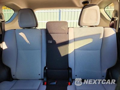 Zdjęcie 10 z 14 samochodu: 2018 TOYOTA RAV4 HYBRID LE VIN:JTMRJREV4JD219972 - miniatura