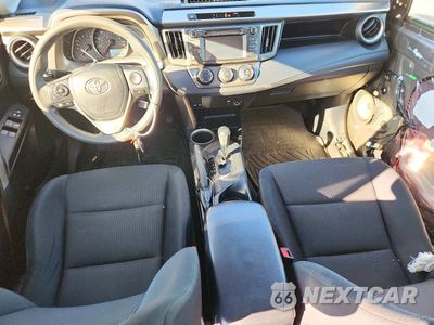 Zdjęcie 8 z 13 samochodu: 2015 TOYOTA RAV4 LE VIN:JTMBFREV1FD167632 - miniatura