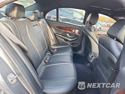 Zdjęcie 10 z 12 samochodu: 2017 MERCEDES-BENZ E 300 4MATIC VIN:WDDZF4KB8HA102038 - miniatura