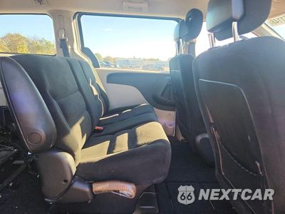 Zdjęcie 11 z 13 samochodu: 2015 DODGE GRAND CARAVAN SE VIN:2C4RDGBG0FR748695 - miniatura