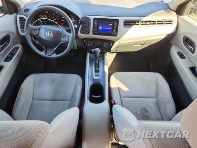 Zdjęcie 8 z 12 samochodu: 2018 HONDA HR-V LX VIN:3CZRU6H3XJG702461 - miniatura