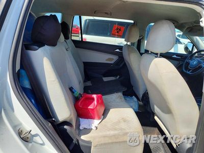 Zdjęcie 11 z 13 samochodu: 2018 VOLKSWAGEN TIGUAN S VIN:3VV1B7AX5JM119486 - miniatura