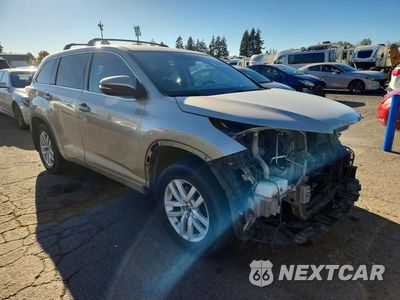 Czwarte zdjęcie samochodu z boku: 2016 TOYOTA HIGHLANDER LE VIN:5TDBKRFH2GS286722 - miniatura