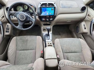 Zdjęcie 8 z 12 samochodu: 2001 TOYOTA RAV4 BASE VIN:JTEHH20V310064677 - miniatura