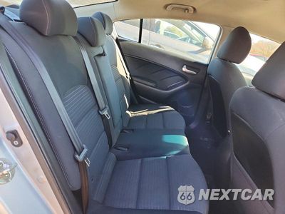 Zdjęcie 10 z 12 samochodu: 2018 KIA FORTE LX VIN:3KPFL4A70JE238637 - miniatura