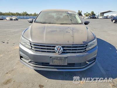 Piąte zdjęcie samochodu w środku: 2018 VOLKSWAGEN PASSAT S VIN:1VWAA7A32JC004034 - miniatura
