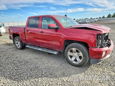 Czwarte zdjęcie samochodu z boku: 2018 CHEVROLET SILVERADO K1500 LT VIN:3GCUKREC6JG161131 - miniatura