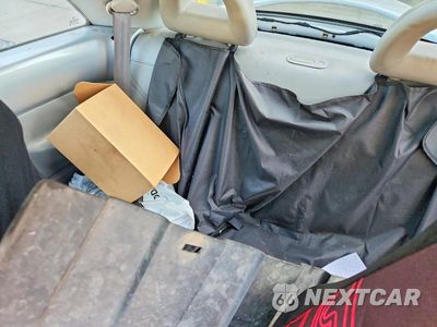 Zdjęcie 10 z 12 samochodu: 2002 VOLKSWAGEN NEW BEETLE GLS TDI VIN:3VWCP21C82M407672 - miniatura