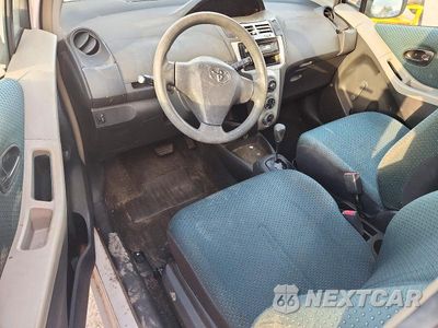Zdjęcie 8 z 12 samochodu: 2006 TOYOTA YARIS VIN:JTDJT923565021705 - miniatura