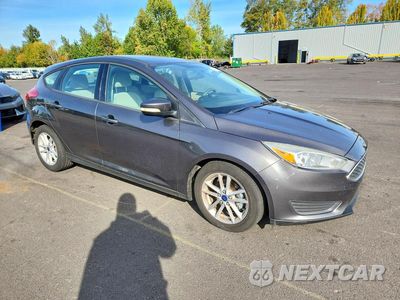 Czwarte zdjęcie samochodu z boku: 2016 FORD FOCUS SE VIN:1FADP3K28GL226119 - miniatura