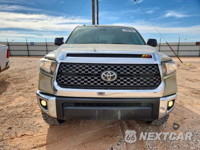 Piąte zdjęcie samochodu w środku: 2019 TOYOTA TUNDRA CREWMAX SR5 VIN:5TFEM5F1XKX142891 - miniatura