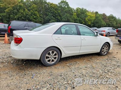 Trzecie zdjęcie samochodu z tyłu: 2005 TOYOTA CAMRY XLE VIN:4T1BE30K65U386707 - miniatura