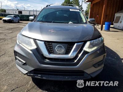 Piąte zdjęcie samochodu w środku: 2017 NISSAN ROGUE SV VIN:KNMAT2MV0HP578485 - miniatura