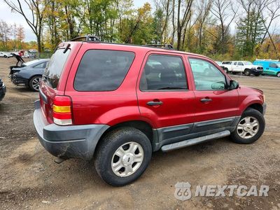 Trzecie zdjęcie samochodu z tyłu: 2004 FORD ESCAPE XLT VIN:1FMYU93164KA29203 - miniatura