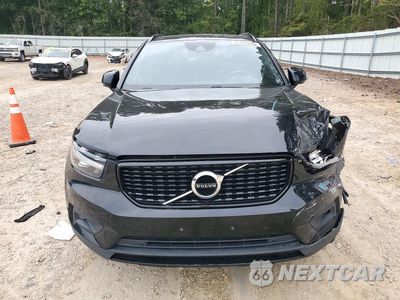 Piąte zdjęcie samochodu w środku: 2019 VOLVO XC40 T4 R-DESIGN VIN:YV4AC2HMXK2070785 - miniatura