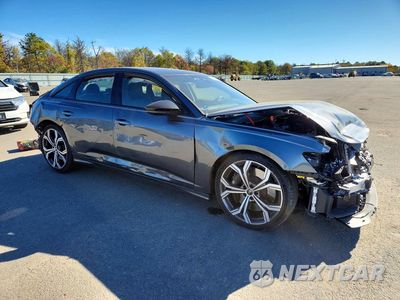 Czwarte zdjęcie samochodu z boku: 2024 AUDI S6 PREMIUM PLUS VIN:WAUEFBF28RN021202 - miniatura