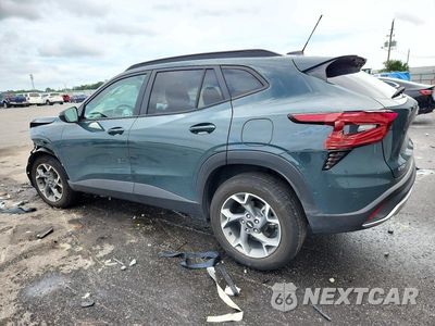 Drugie zdjęcie samochodu z przodu: 2025 CHEVROLET TRAX 1LT VIN:KL77LHEP4SC323928 - miniatura