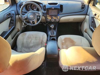 Zdjęcie 8 z 12 samochodu: 2012 KIA FORTE EX VIN:KNAFU4A23C5625308 - miniatura