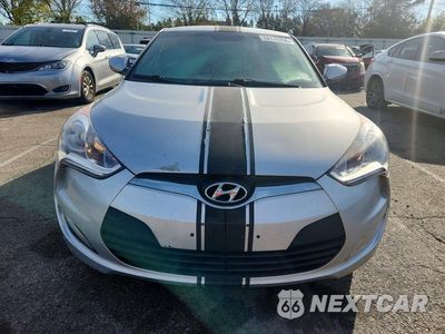 Piąte zdjęcie samochodu w środku: 2017 HYUNDAI VELOSTER BASE VIN:KMHTC6AD5HU312100 - miniatura