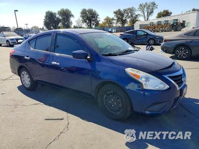 Czwarte zdjęcie samochodu z boku: 2018 NISSAN VERSA SV VIN:3N1CN7AP4JL872031 - miniatura