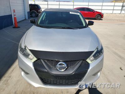 Piąte zdjęcie samochodu w środku: 2017 NISSAN MAXIMA 3.5 SR VIN:1N4AA6AP2HC386601 - miniatura