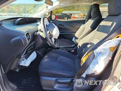 Zdjęcie 7 z 12 samochodu: 2017 TOYOTA PRIUS THREE VIN:JTDKARFUXH3036339 - miniatura