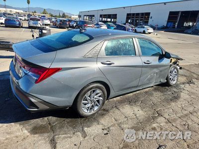 Trzecie zdjęcie samochodu z tyłu: 2026 HYUNDAI ELANTRA HYBRID BLUE VIN:KMHLM4DJ8TU209135 - miniatura