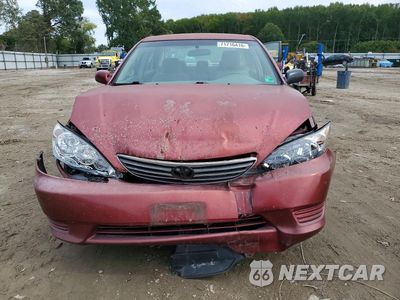 Piąte zdjęcie samochodu w środku: 2005 TOYOTA CAMRY LE VIN:4T1BE32K75U076630 - miniatura