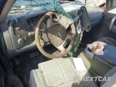 Zdjęcie 8 z 12 samochodu: 2007 CHEVROLET SILVERADO K1500 VIN:1GCEK19J57Z580868 - miniatura