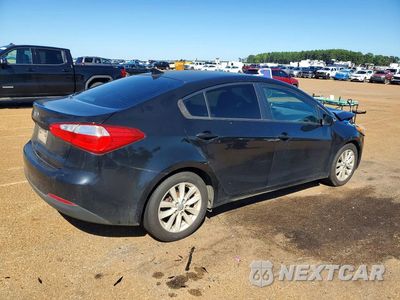 Trzecie zdjęcie samochodu z tyłu: 2016 KIA FORTE LX VIN:KNAFX4A60G5437989 - miniatura