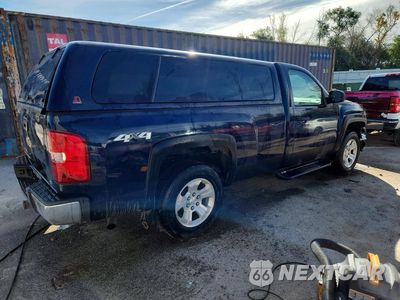 Trzecie zdjęcie samochodu z tyłu: 2010 CHEVROLET SILVERADO K1500 VIN:1GCPKPE09AZ278077 - miniatura