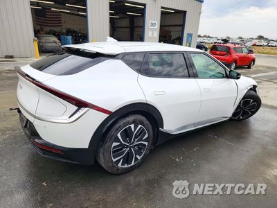 Trzecie zdjęcie samochodu z tyłu: 2024 KIA EV6 WIND VIN:KNDC34LA4R5211489 - miniatura